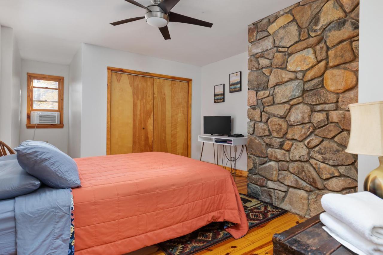 Sleepy Hollow 5br - National Park 7 Min, Hot Tub, Fire Pit, Sleeps 12 Luray