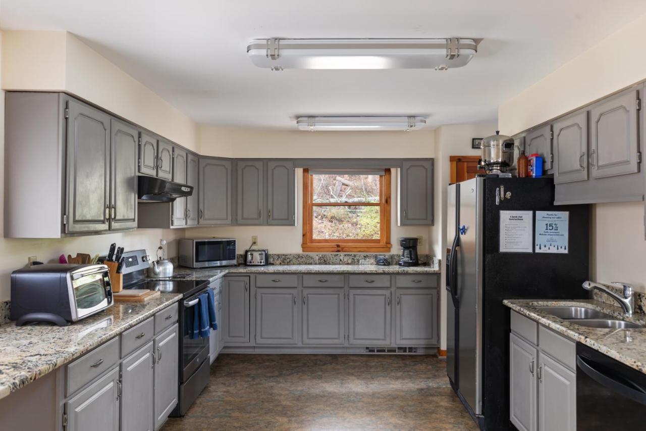 Sleepy Hollow 5br - National Park 7 Min, Hot Tub, Fire Pit, Sleeps 12 Holiday home